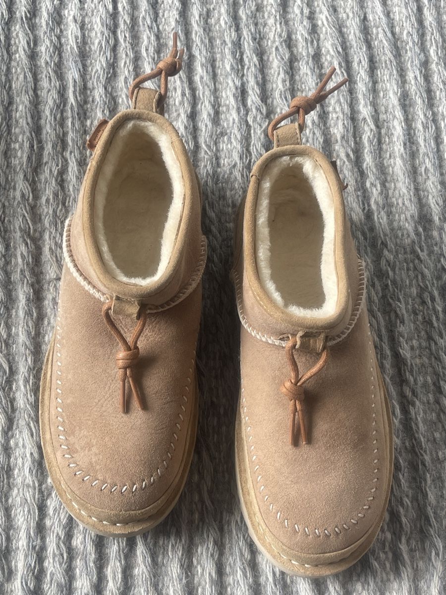Ugg Scarpe da uomo: Stiefeletten UGG Ultra Mini Crafted Regenerate – Nuovo (secondo la descrizione) da Gunten venduto da slu_p5p8