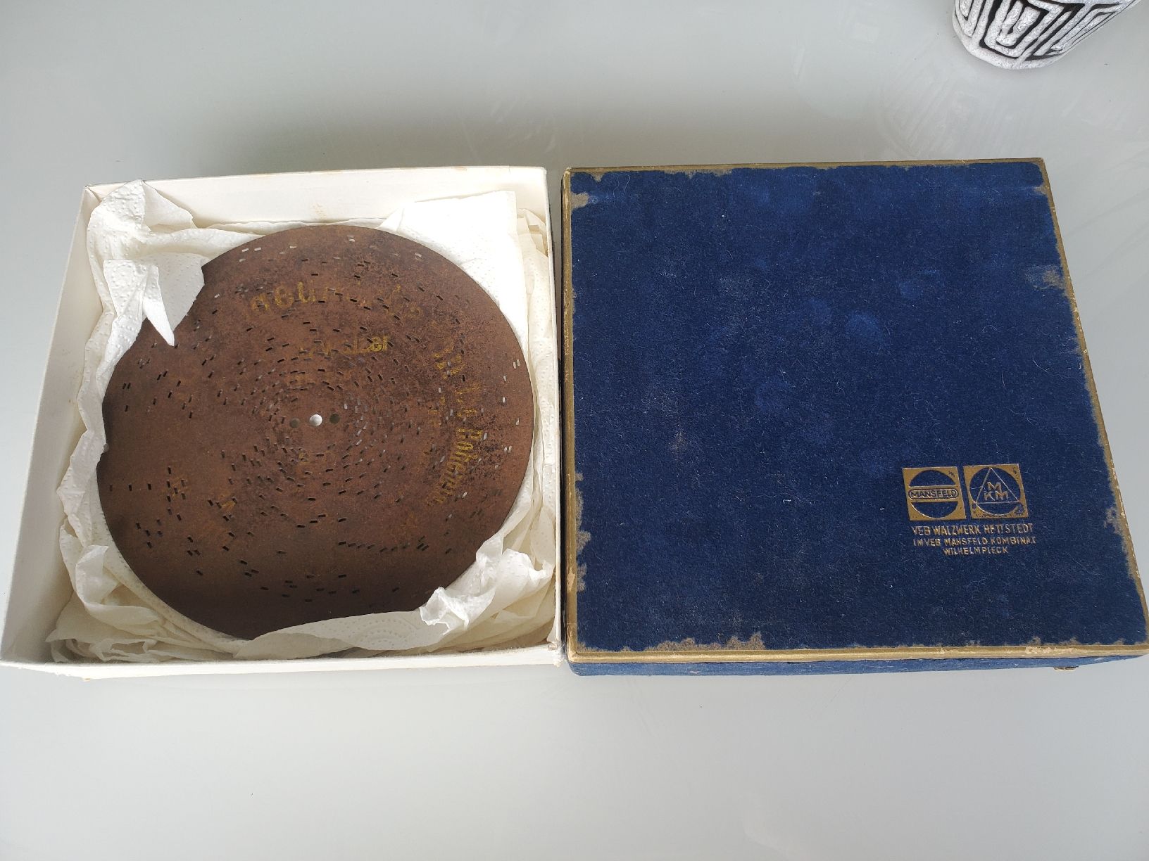 Plateaux: 5 antike Lochplatten – D'occasion à Frauenfeld par BeneFull