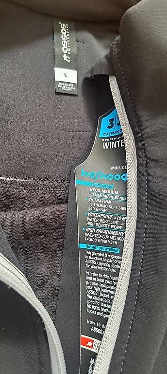 Giacche: Ungebrauchte Assos Winterjacke Gr. L – Usato da Brunnen venduto da Rodge 3