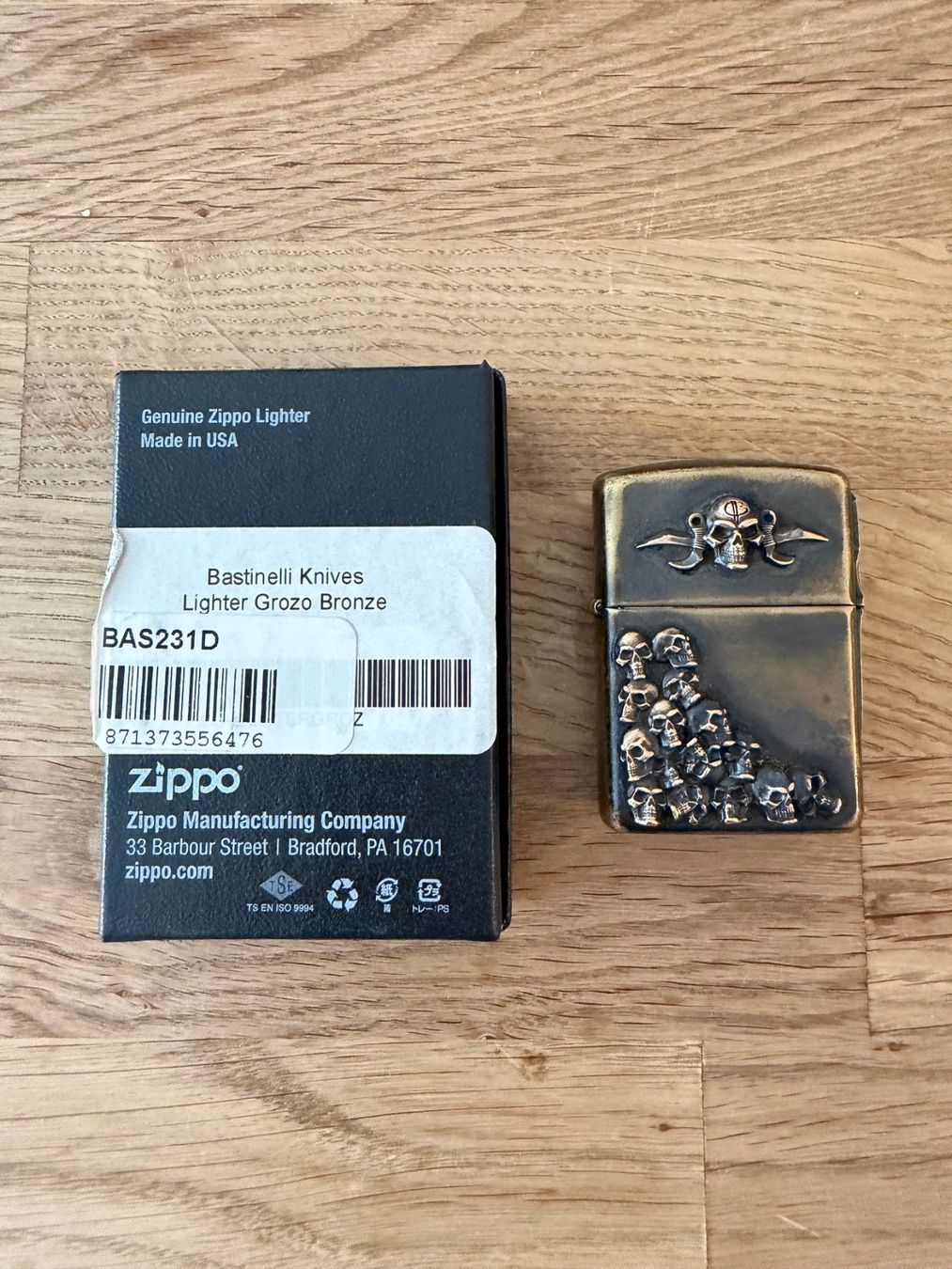 Zippo Feuerzeuge: Bastinelli Double Skulls ZIPPO Feuerzeug – Neu und originalverpackt aus Villars-sur-Glane von Dam0