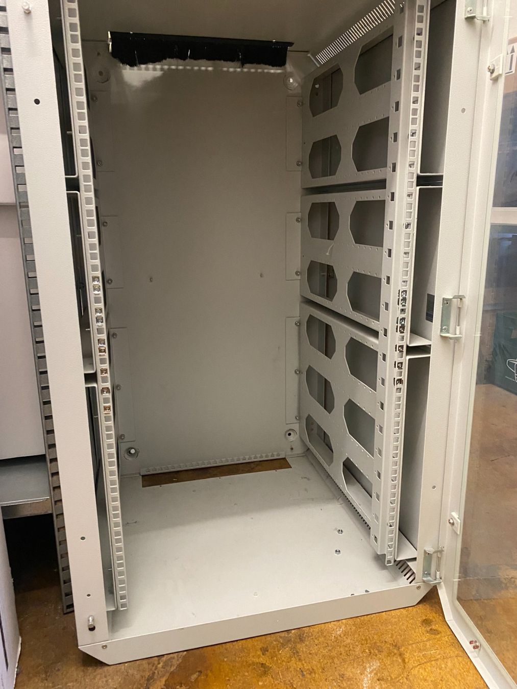 Serveurs: Server Box von Triton – D'occasion à Zürich par kre_2gy7 2