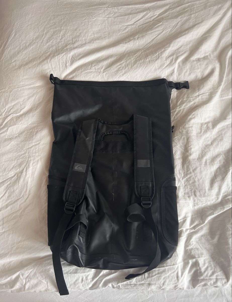 Quiksilver Rucksäcke: Quiksilver Rucksack wasserdicht schwarz – Gebraucht aus Bösingen von noe_5dcf 1