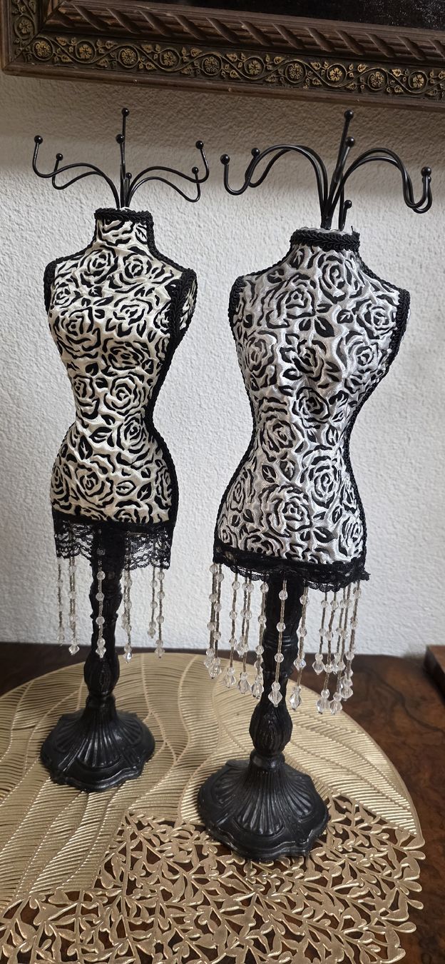 Tutte le decorazioni: 2 Stück Schmuckständer, Vintage – Usato da Kaufdorf venduto da Nati-Nati 4