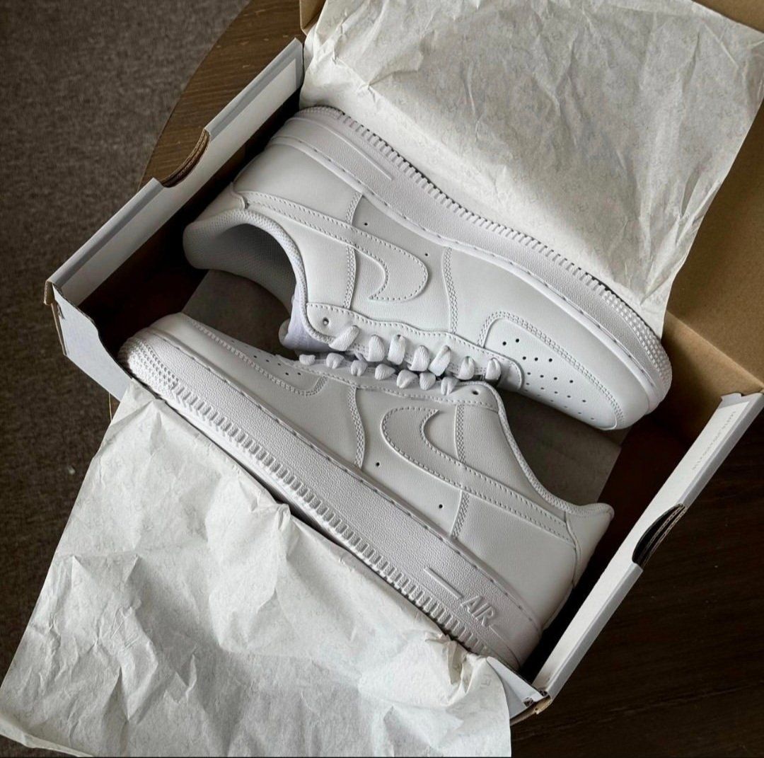 Nike Scarpe da uomo: Nike Air Force 1 basses blanches taille 42 neuves – Nuovo e nell'imballaggio originale da Gland venduto da Dedecop2