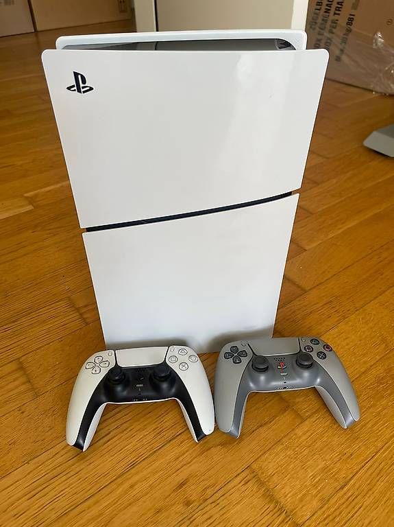 Console: PlayStation 5 Slim Digital Edition  1TB inkl. 2 Controller – Usato da Niederhasli venduto da Alex31011995 1