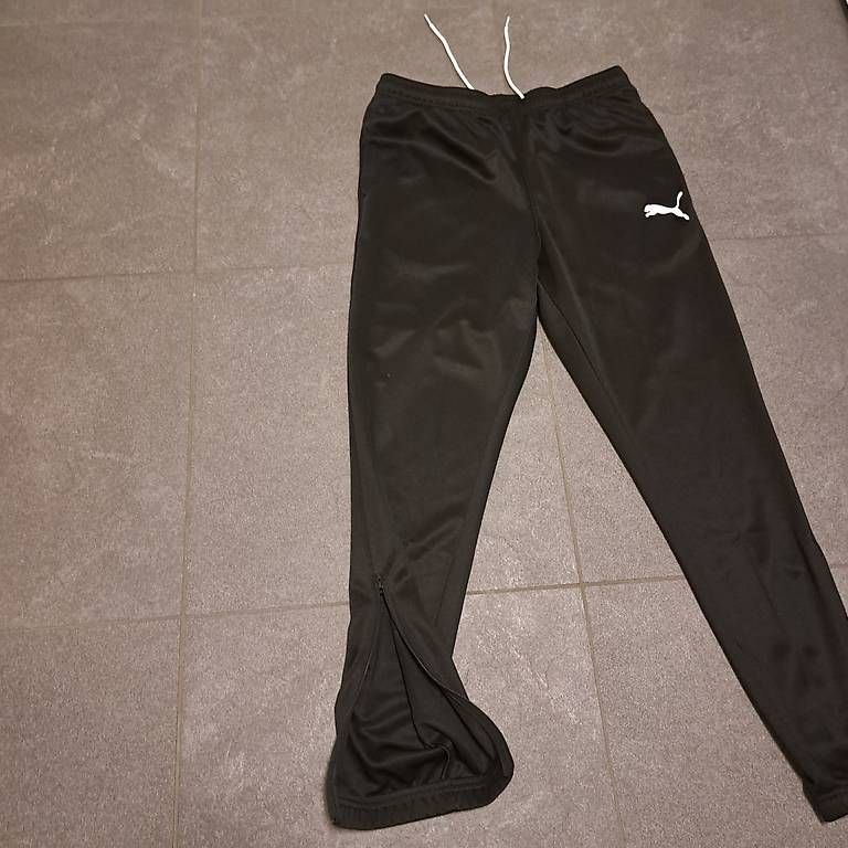 Pantaloni: Fussball Trainer Puma  – Usato da Neftenbach venduto da sam_jbb5 1