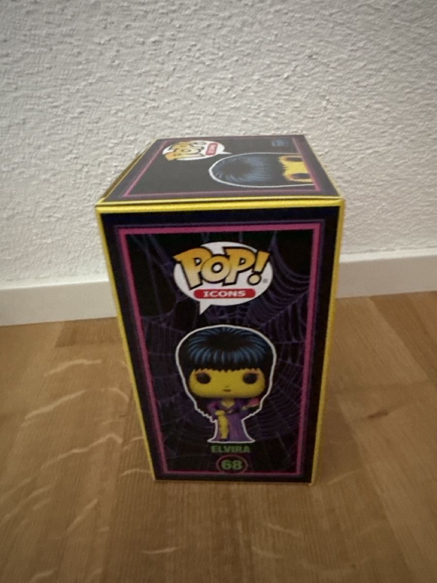 Funko Figuren: Funko Pop Elvira 68   – Neu und originalverpackt aus Suhr von Dominick 2