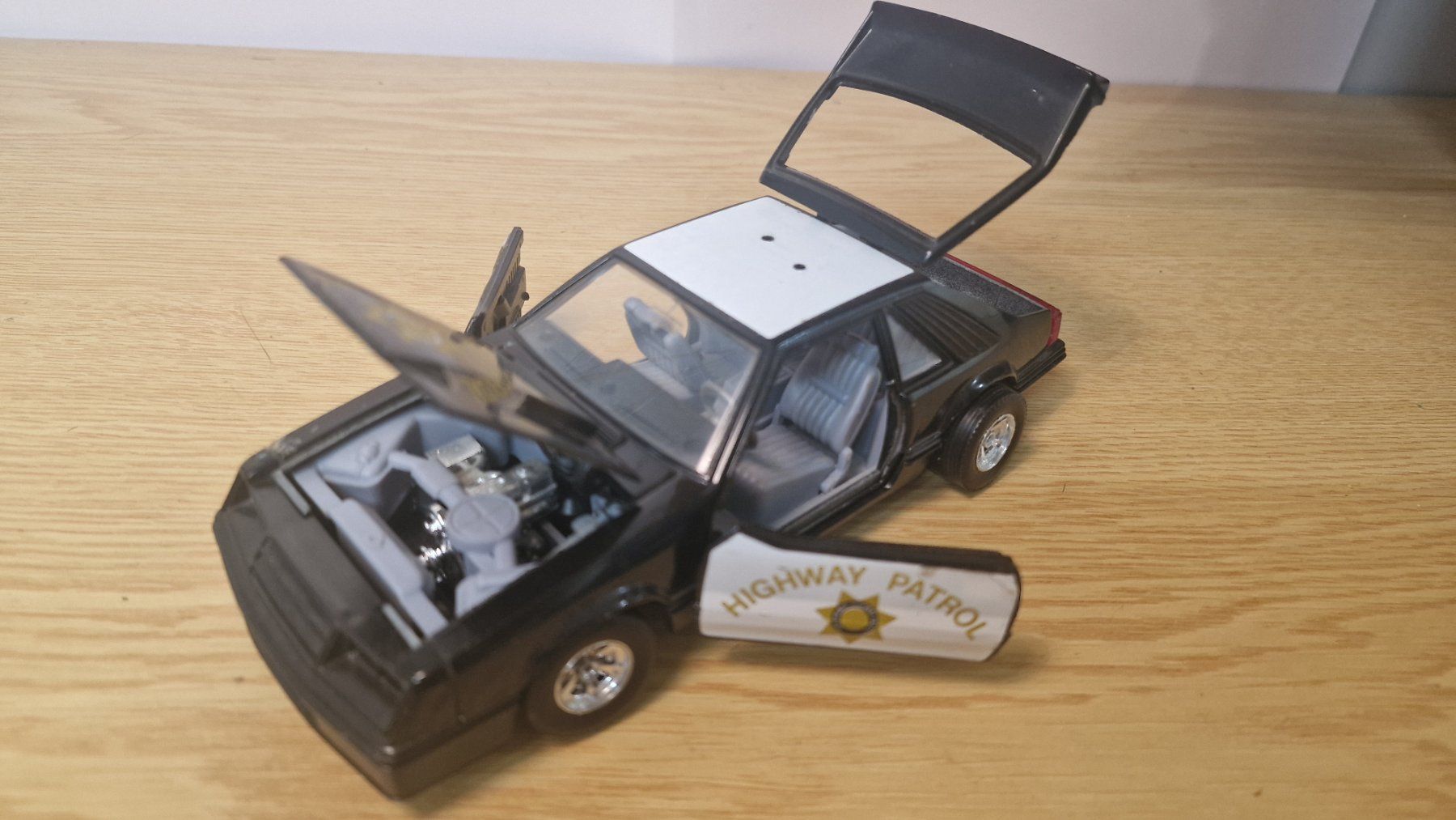 Ford Voitures modèles: Modellauto 1/25, Ford schwarz – D'occasion à Weisslingen par and-lo73 1