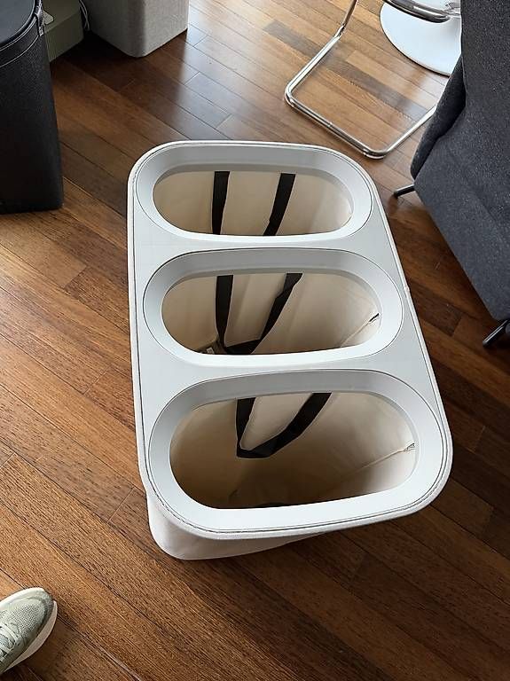 Cesti per biancheria: Panier à linge triple Joseph Joseph 90 L – Usato da Plan-les-Ouates venduto da drj_2ryg 1