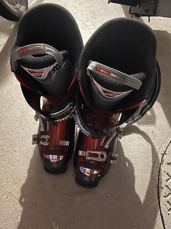 Scarpe da uomo: Nordica Skischuhe Grösse EU 44 – Usato da Hünenberg  See venduto da dragon81d