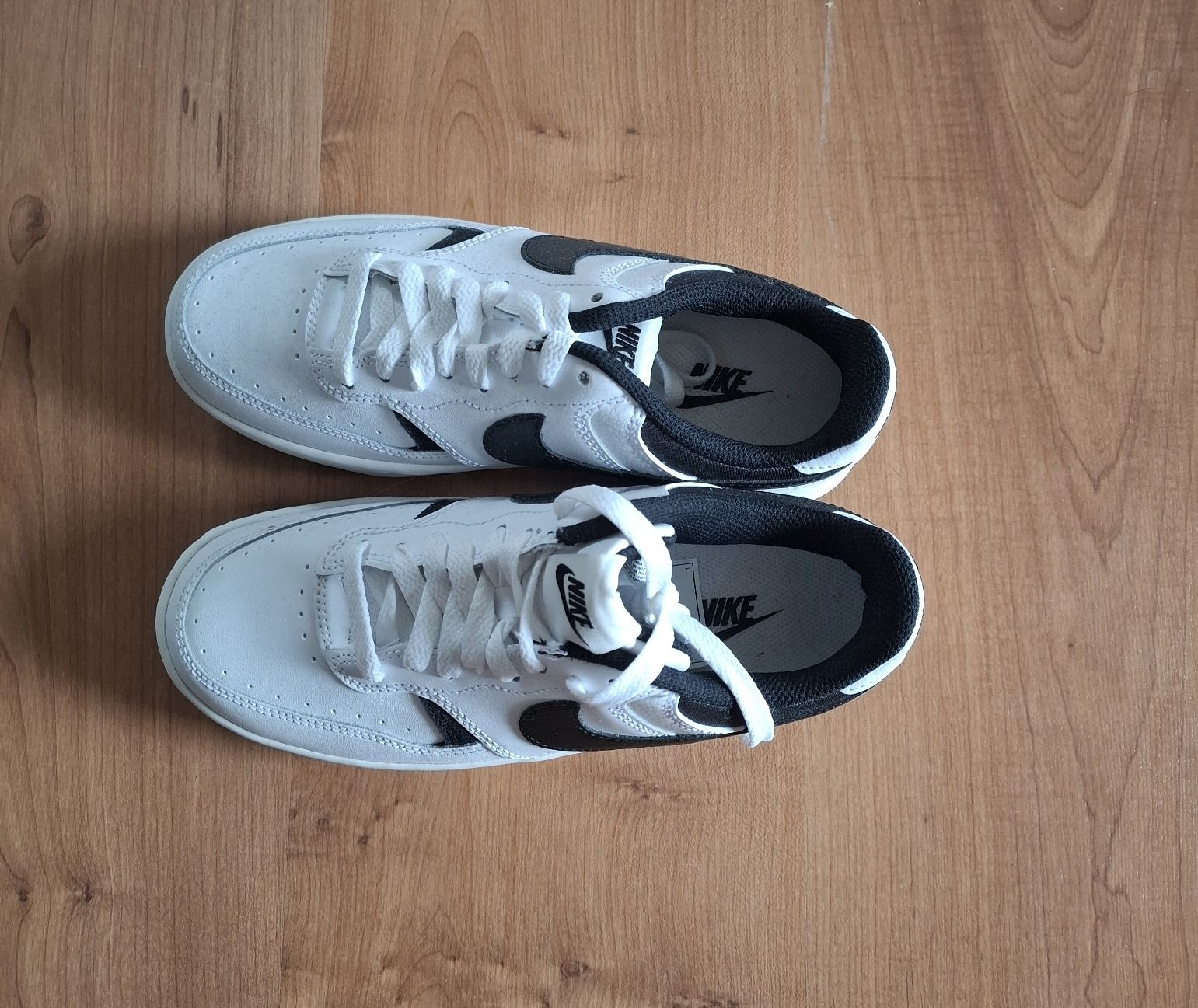 Nike Scarpe da uomo: NIKE Schuhe Grösse 38  NEU – Nuovo (secondo la descrizione) da Allschwil venduto da nicki1803 1