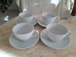 4 grosse Ikea-Tassen mit Unterteller