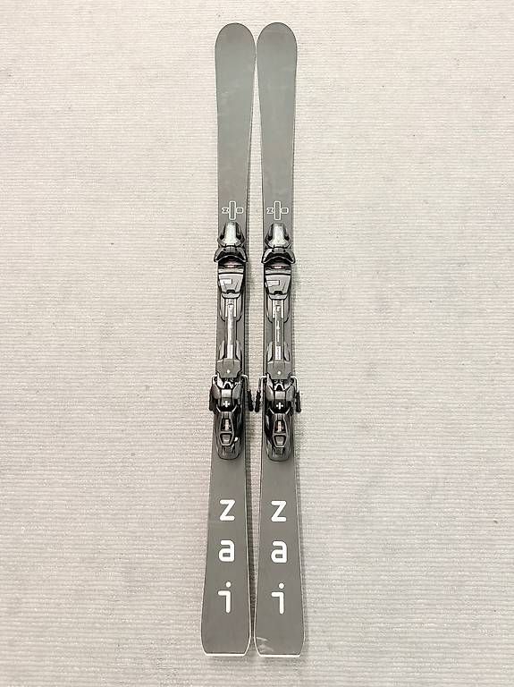 Sci: ZAI Premium Ski 165 cm mit Tyrolia GripWalk Bindung  – Usato da Sursee venduto da pilatus.sport