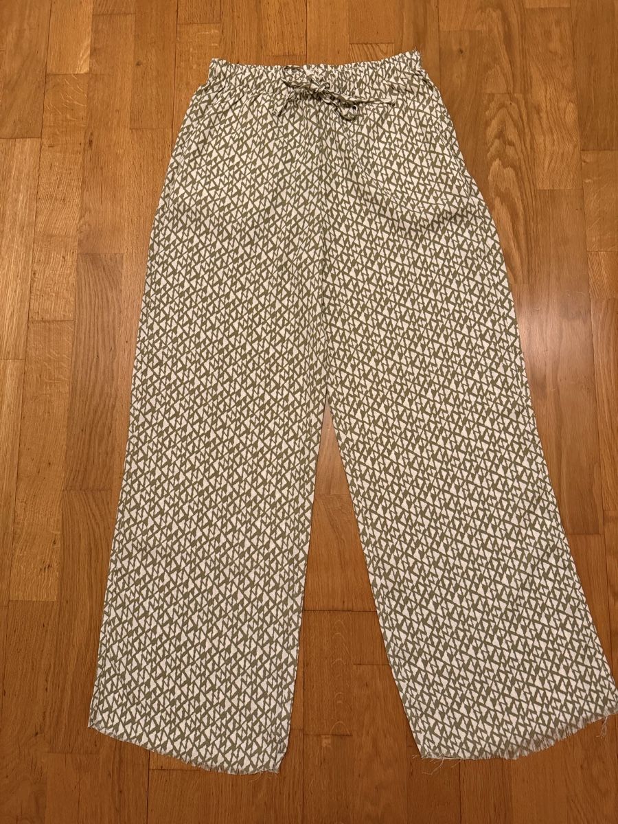 H&M Hosen: Leichte Hose von H&M Grösse 34. – Gebraucht aus Adliswil von StephanieAnnina
