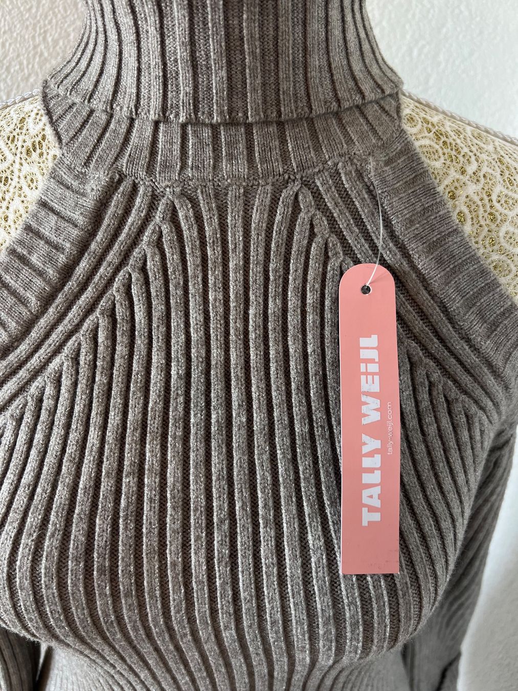 Tally Weijl Kleider: TW Women's Grey Jumper – Neu und originalverpackt aus Otelfingen von houseofstae 1