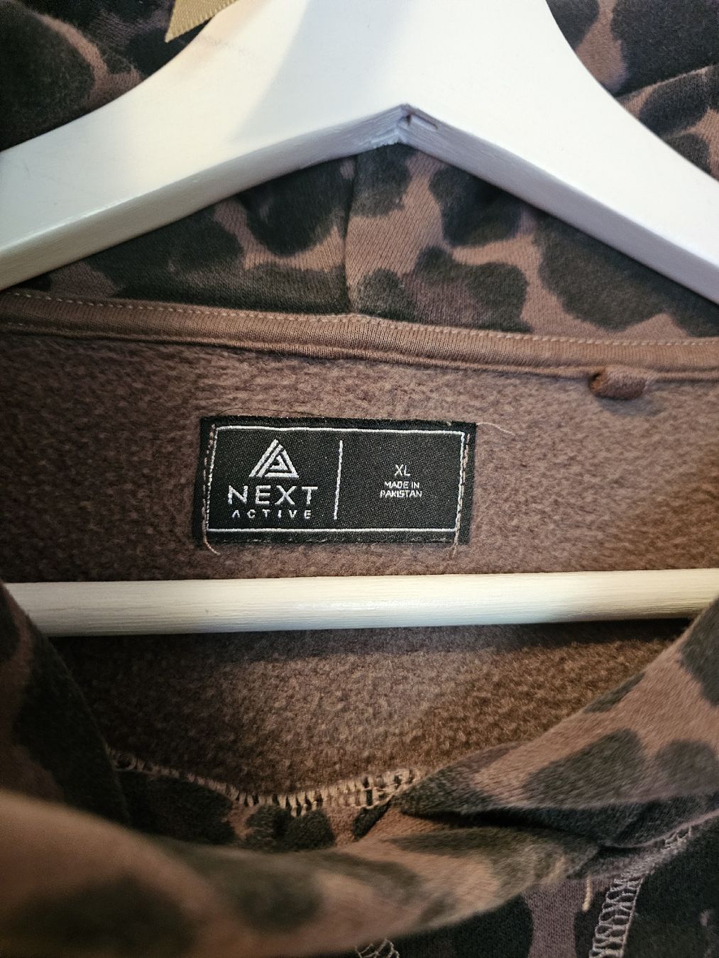 Next Maglioni & Felpe: NEXT Hoddie mit Leo-Muster Grösse XL – Usato da Bern venduto da Oscarella 2