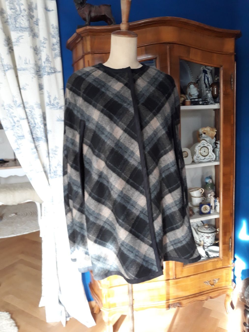Zara Altro in Moda donna: Klassisches Cape von Zara Gr. M – Usato da Romanshorn venduto da Hanibal424 1