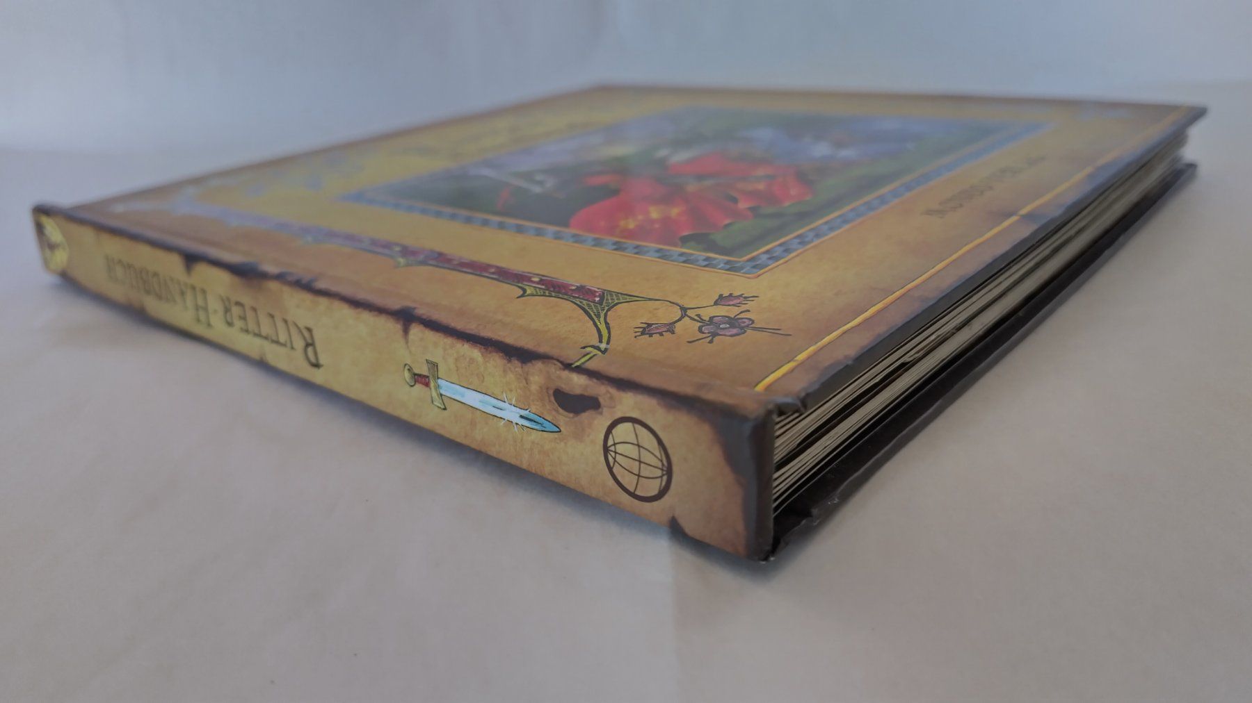 Bücher: Ritter Handbuch / Buch 2007 mit 2 Pop-Up ab Fr. 9.- – Gebraucht aus Bellach von JingleJerry 1