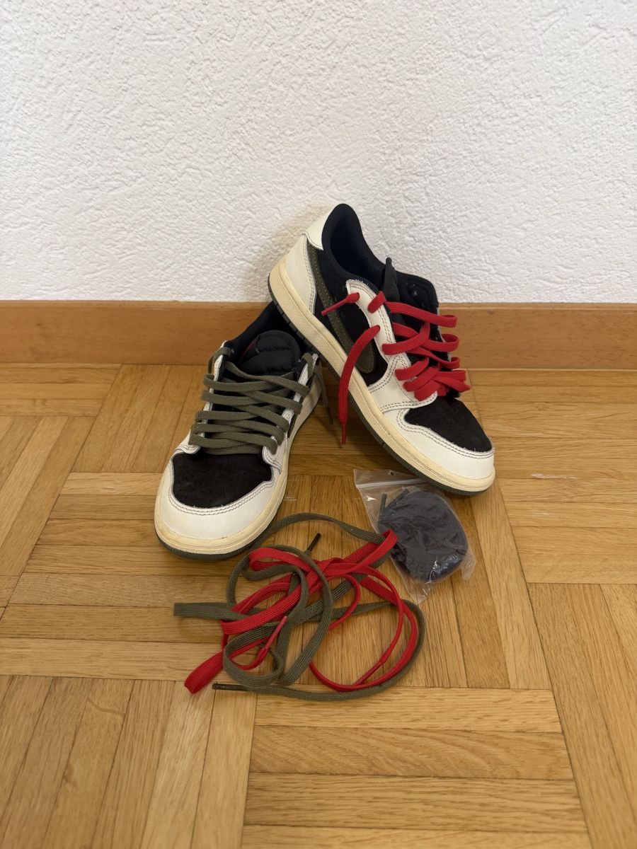 Jordan Chaussures hommes:  Travis Scott Air Jordan  – D'occasion à Domdidier par HA92 4