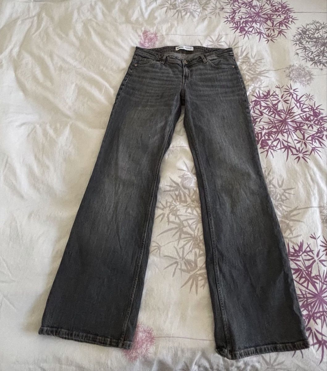 Bershka Pantaloni: Graue Bershka Hose – Usato da Dättlikon venduto da rah_c575