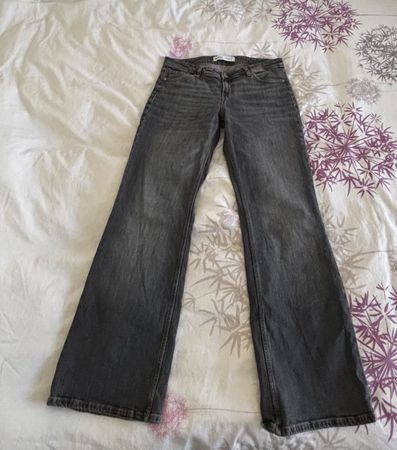 Graue Bershka Hose