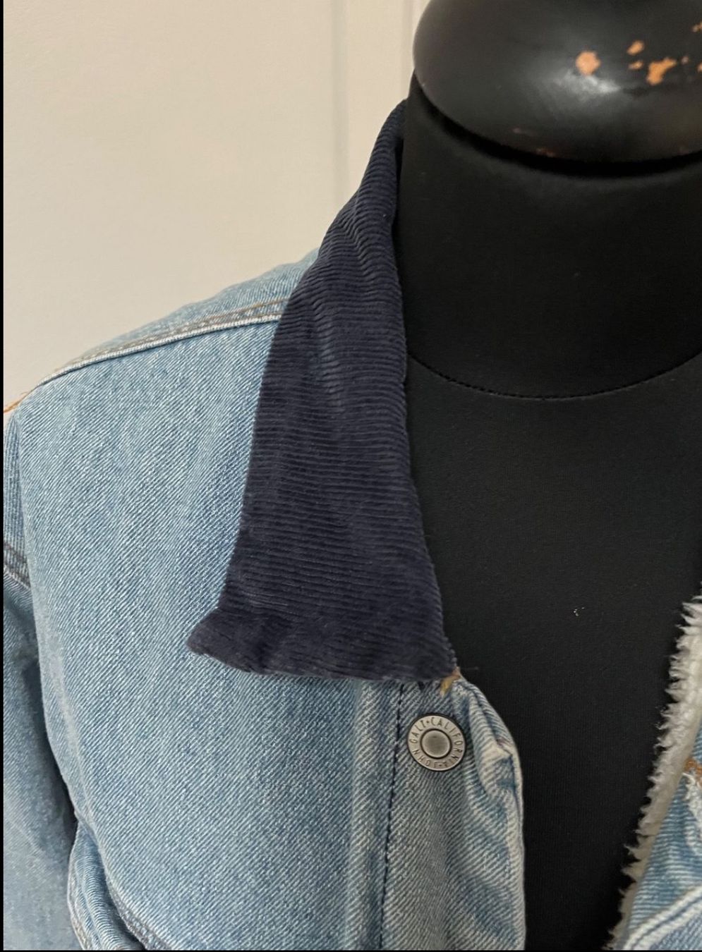 Brandy Melville Jacken: Jeansjacke - Brandy Melville – Gebraucht aus Olten von yuv_nd9t 1