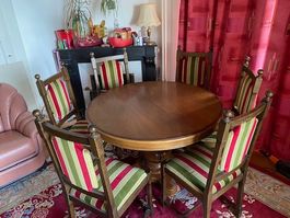 1 table de salon et 6 chaises de haute qualité