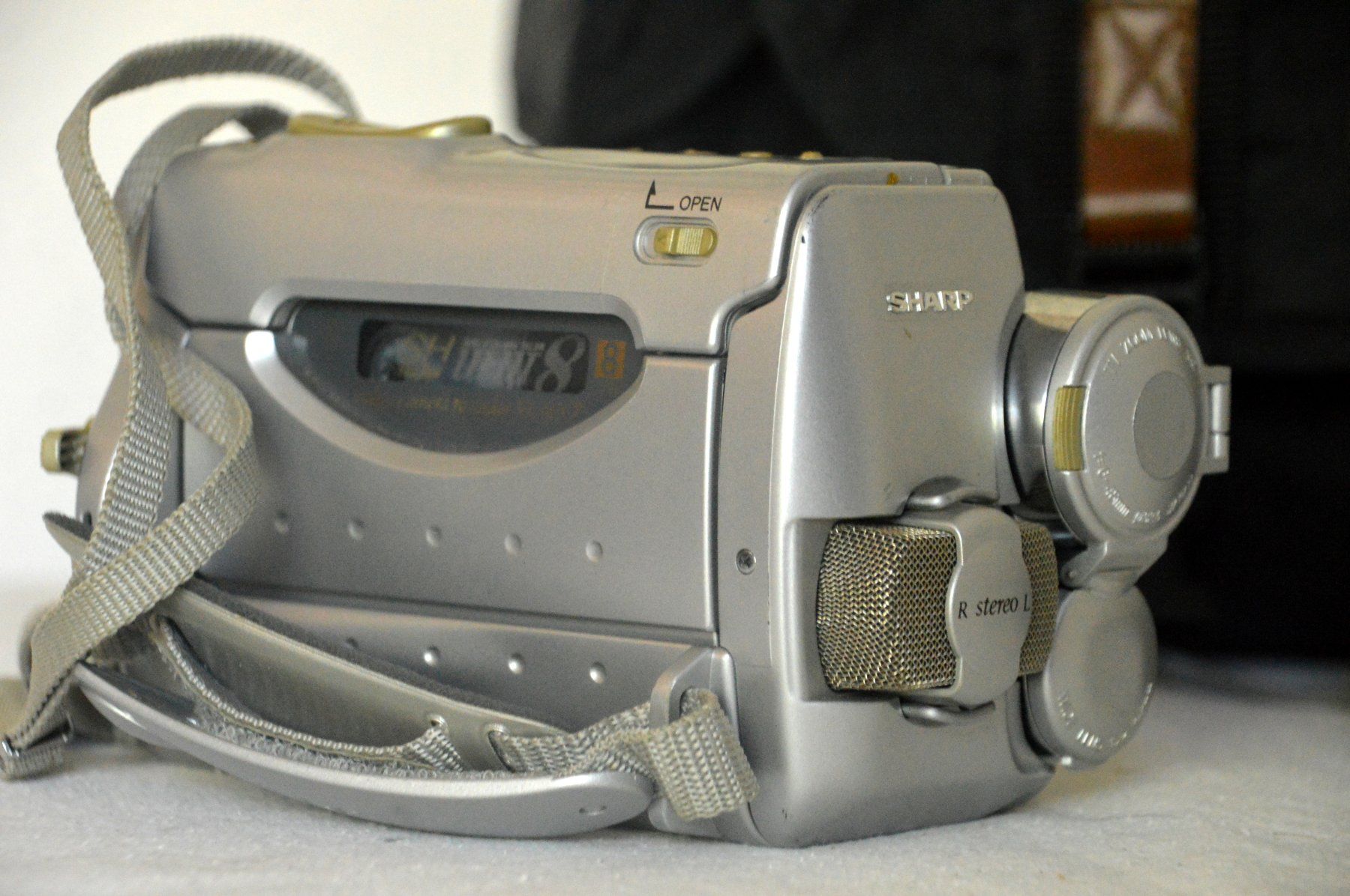 Sharp Videocamere: Camcorder Sharp VL-MX7S-SL Video8 caméscope – Difettoso da Collonges venduto da arashee 4
