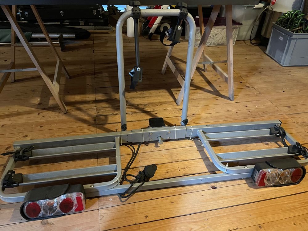 Busch 53528 | H0 | Ford Kuga mit Fahrradträger