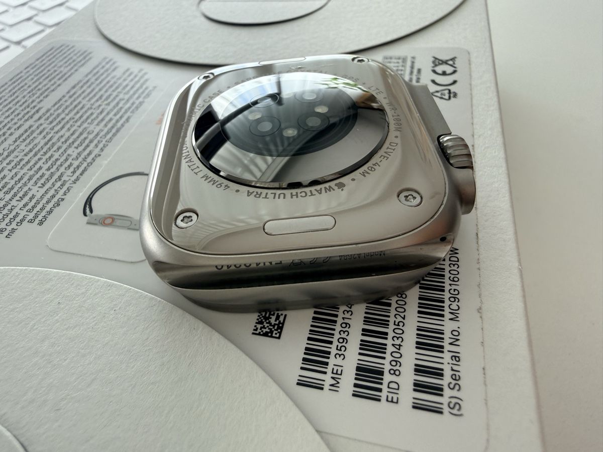 Apple Smartwatch: Apple Watch Ultra 1Gen. Titan. – Usato da Rudolfstetten venduto da AudioFox 4