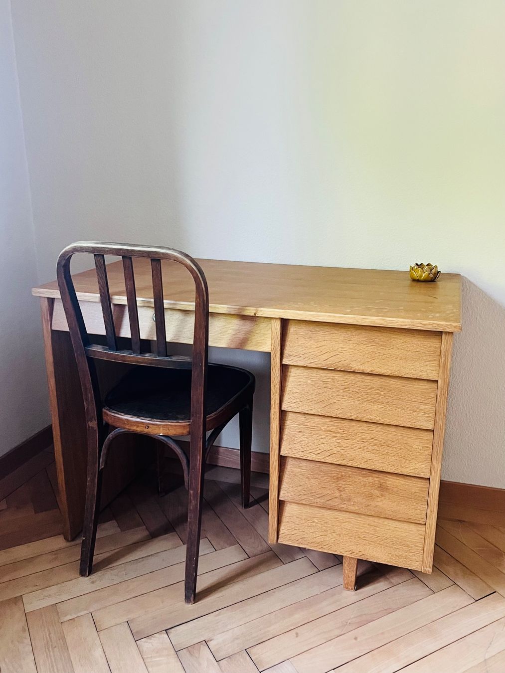Schreibtische: Vintage Pult – Gebraucht aus Wettingen von Natalinshka
