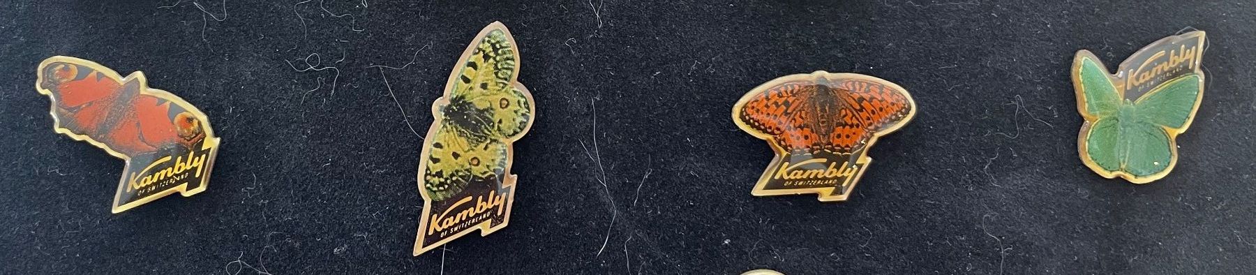 Placchette & Badge: 4 Kambly Schmetterling Pins - 90er – Nuovo (secondo la descrizione) da Zell ZH venduto da johsu79