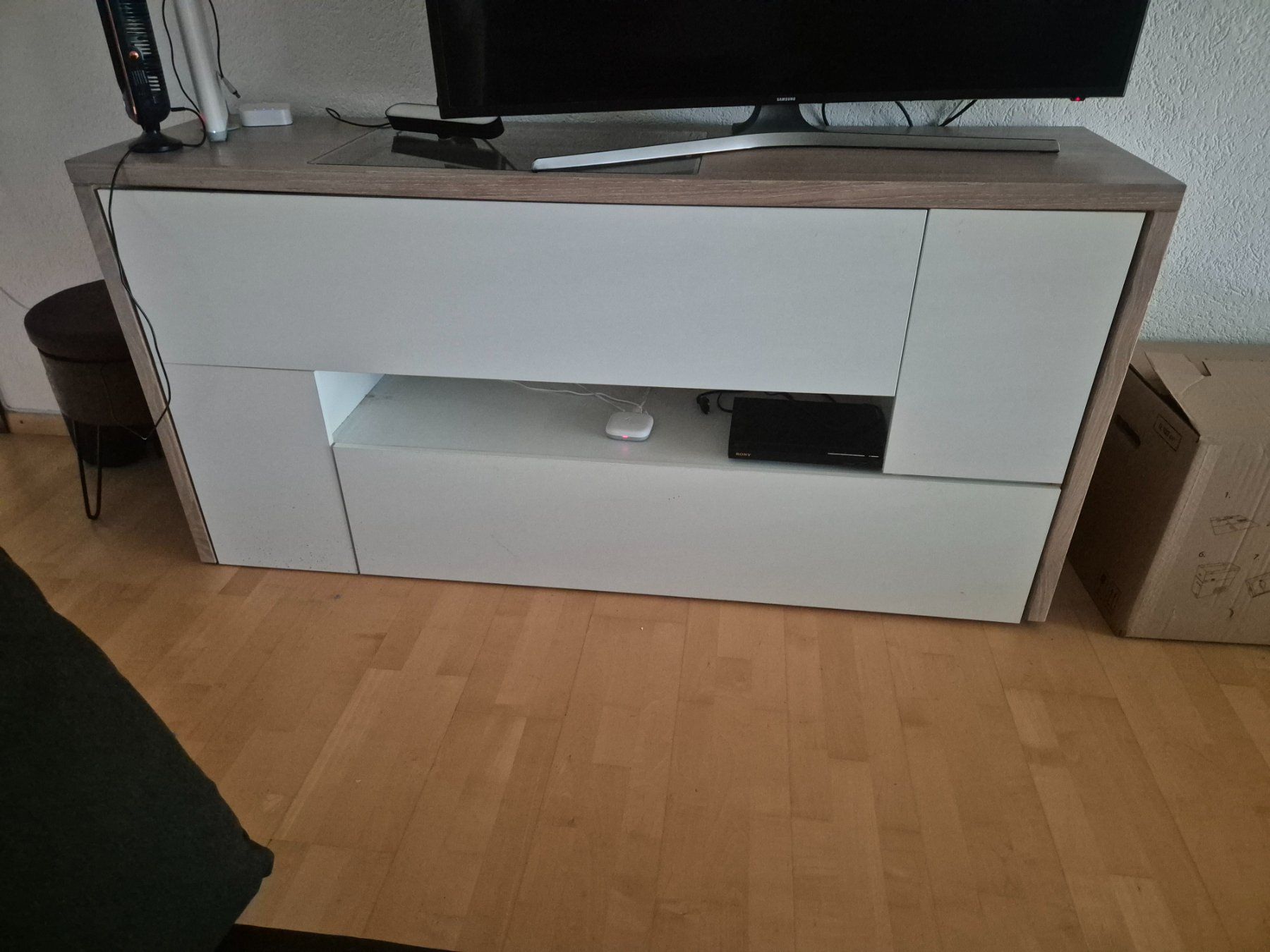 Meubles TV: Exklusives Sideboard – D'occasion à Erlach par choeifli07