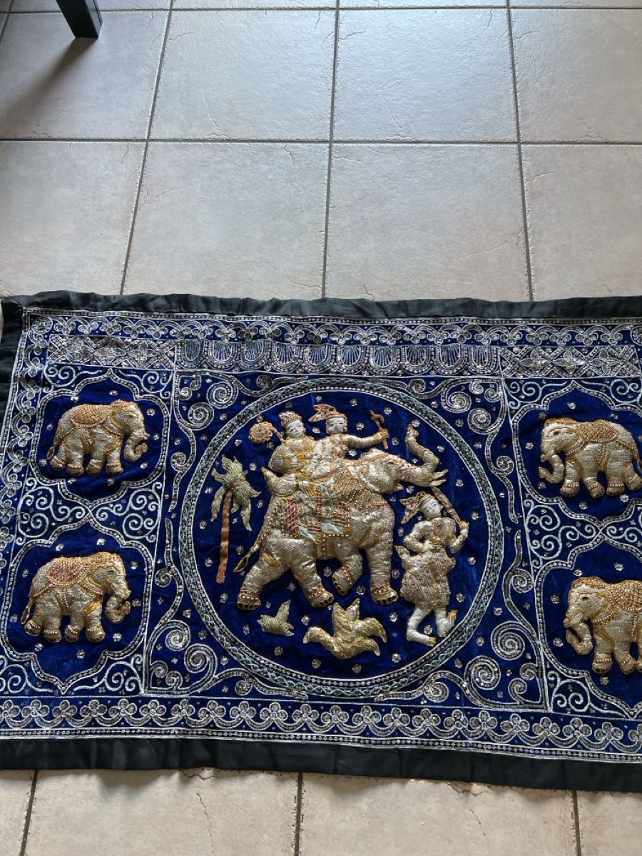 Alle Dekorationen: Wandteppich Thailand blau mit Elefanten – Gebraucht aus Oberkirch LU von hoch3