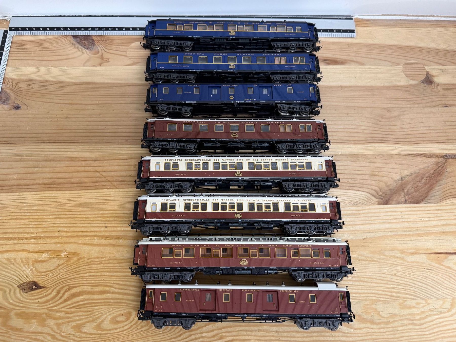 Trix Modellini di ferrovie: Spur H0 AC/DC Trix 8er Set Orient Express – Usato da Büsserach venduto da ModellbahnDepot 2