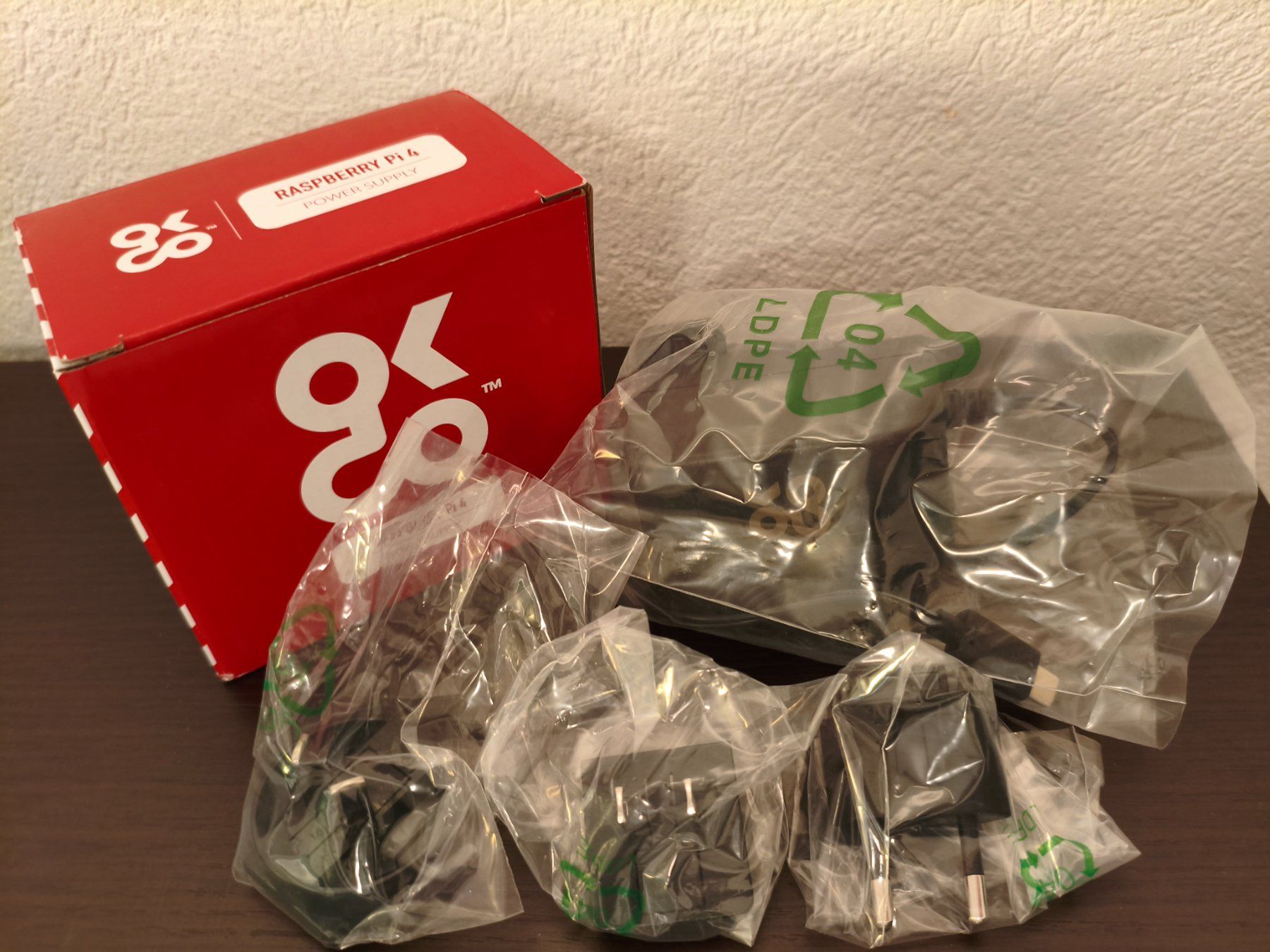 Caricabatterie: Power Adapter Raspberry Pi 4 & 5 - USB-C 3A Neu – Nuovo e nell'imballaggio originale da Lausanne venduto da gigalabs 1