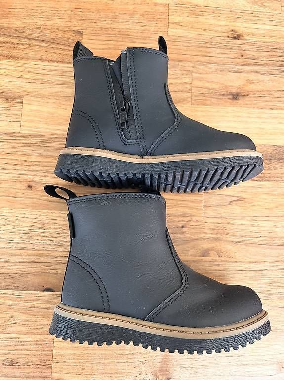 Chaussures garçon: Schuhe Gr.25 – D'occasion à Zürich par esp_v7ml