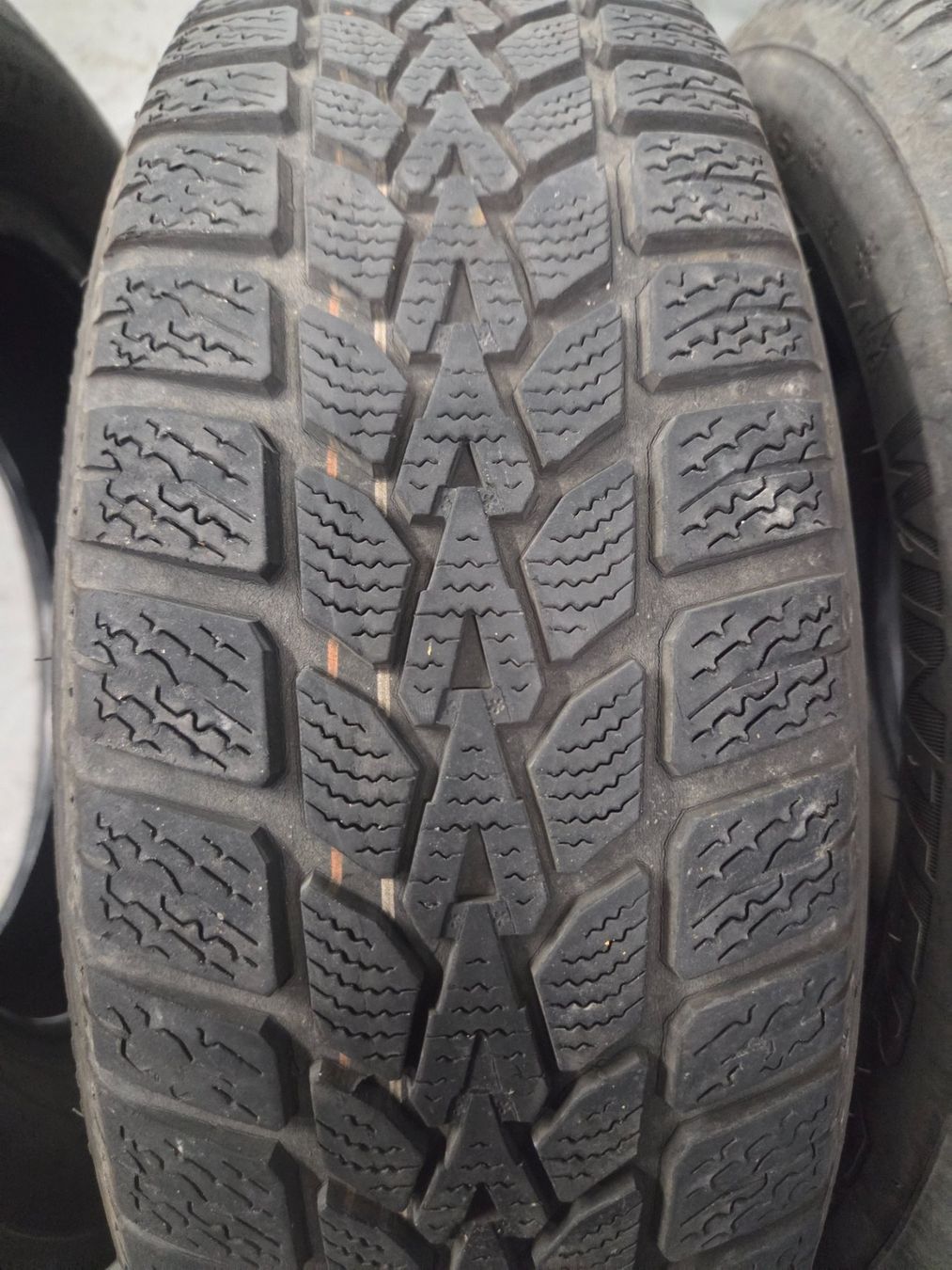 Altro in Scrittura & Disegno: 175 / 65 R 15  84T  Dunlop – Usato da Fischbach-Göslikon venduto da 5620BremgartenAG 1