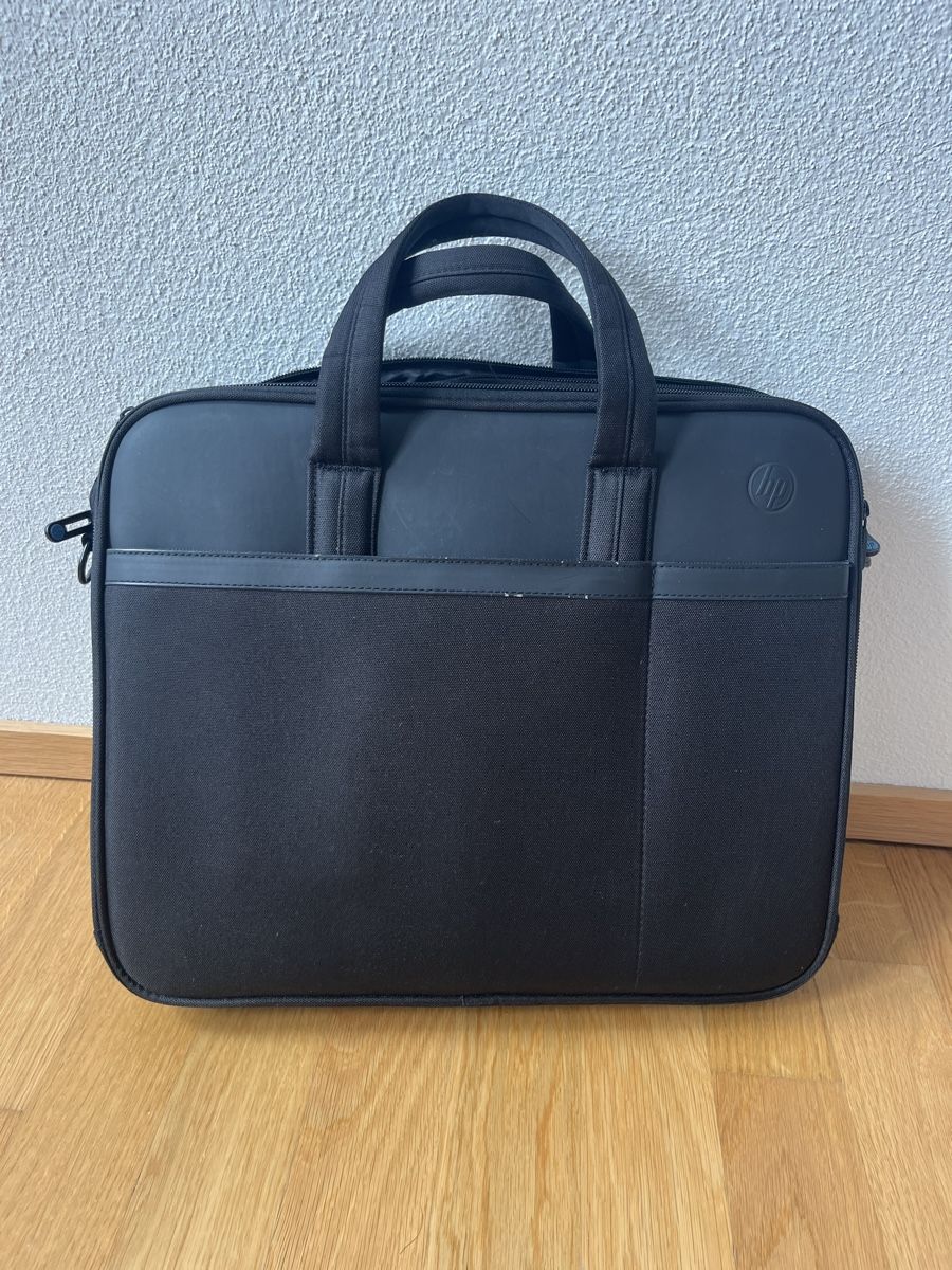 Valises & Sacs: Schwarze HP Laptop Tasche – D'occasion à Zürich par ana.vla