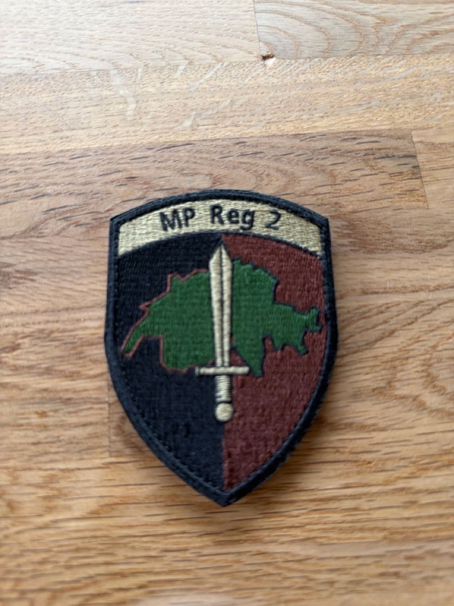 Schweizer Armee Placchette & Badge: Schweizer Armee, Batch Militärpolizei Region 2 – Usato da Weissenburg venduto da Simideluxe