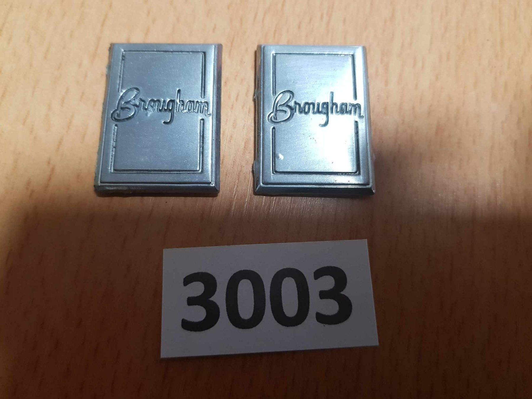 Toutes les pièces auto: Emblem, Brougham    2stk. – D'occasion à Niedergösgen par usc_l8gm