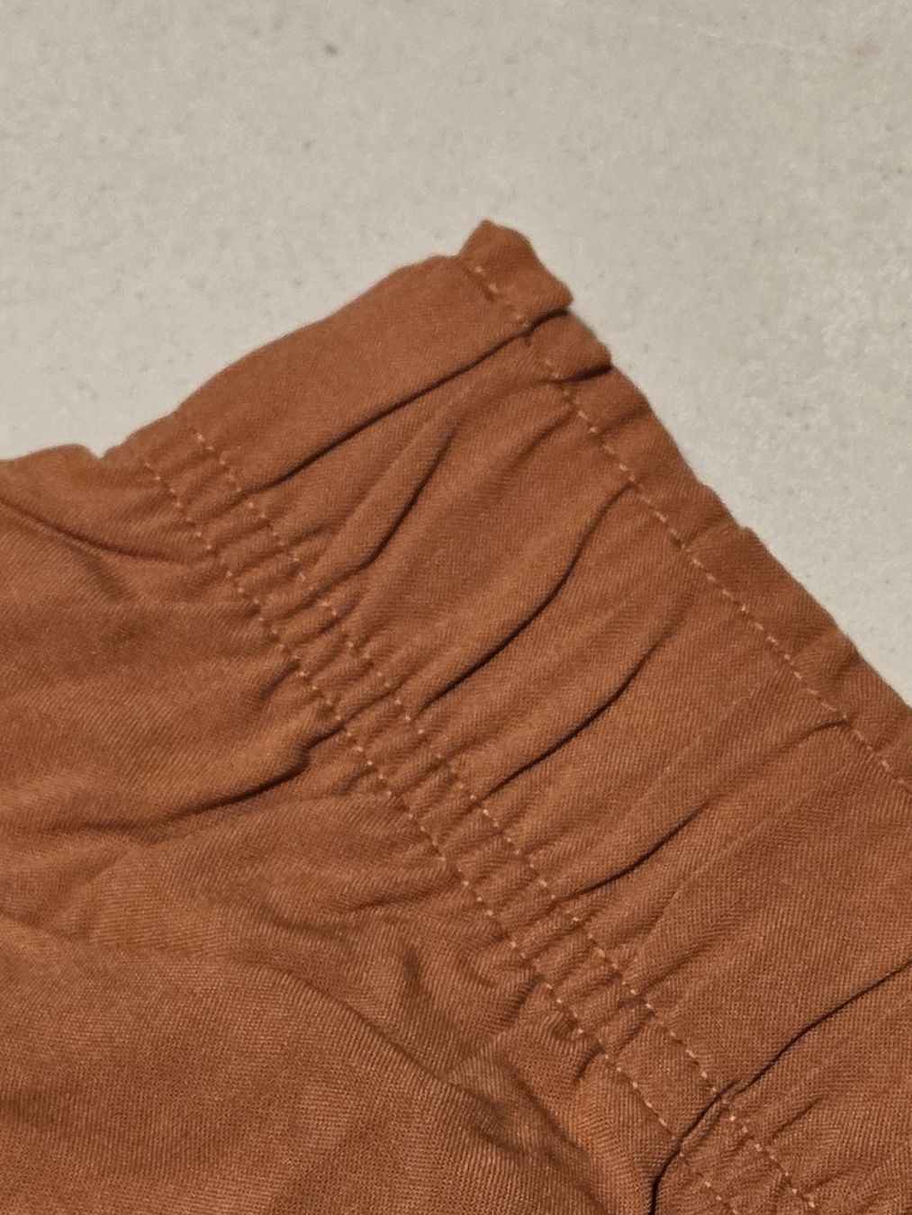 H&M Pantaloni: HM Culottes in Rostrot - Grösse L – Usato da Subingen venduto da DENDLE20 1