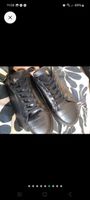 Snakers Kurt Geiger en cuir noir Donnie Croc. T 43