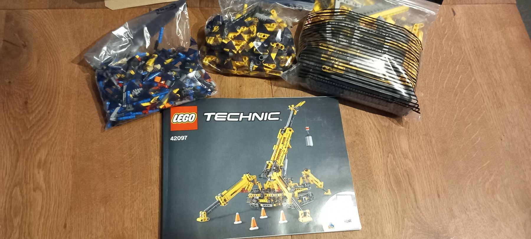Lego Jeux de construction: Lego 42097 compact crawler crane – D'occasion à Menzingen par anaconda69 2