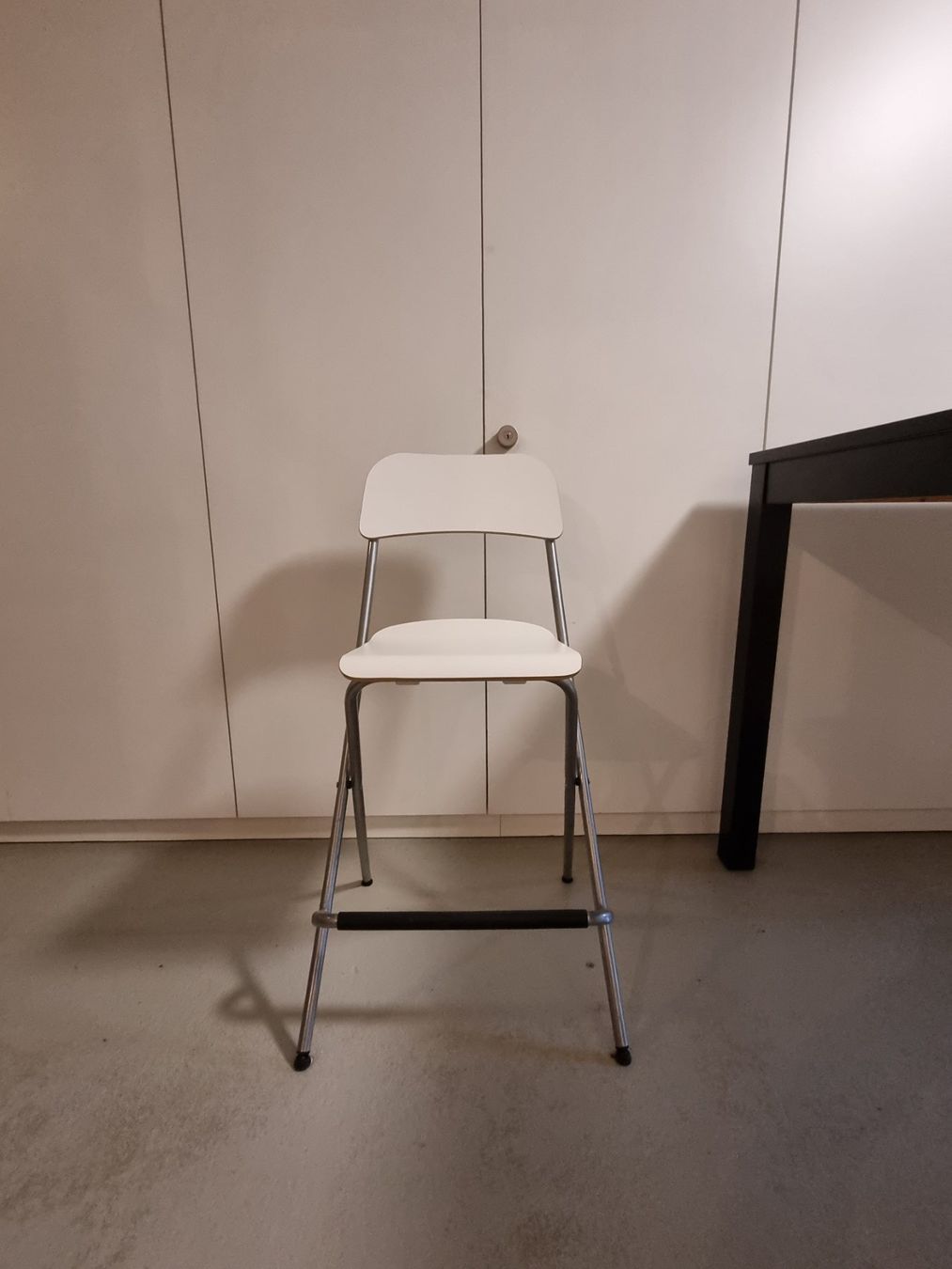 Ikea Set tavolo e sedie: Hochtisch mit 4 Stühlen – Usato da St.Gallen venduto da sim_7qfs 2