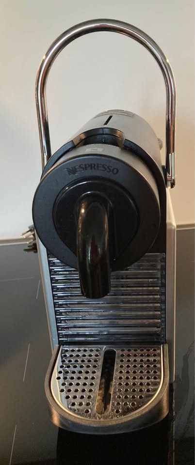 De'Longhi Macchine per caffè & Macchine per espresso: De‘Longhi Nespresso Pixie Kaffeemaschine – Usato da Rudolfstetten venduto da Stellina1975 1