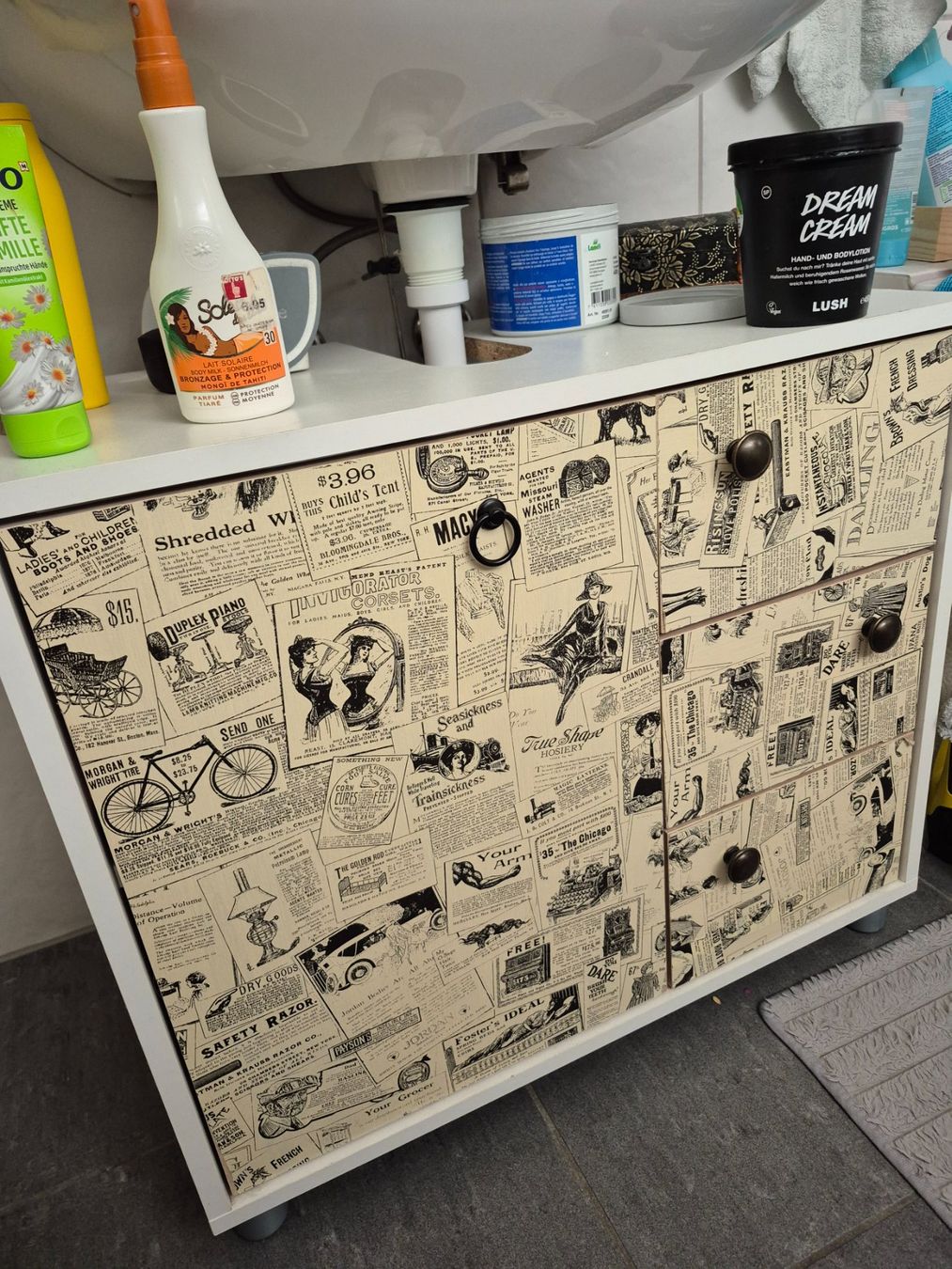 Badezimmermöbel: Lavabo Unterschrank mit Vintag Style – Gebraucht aus Herisau von Berlintagundnacht
