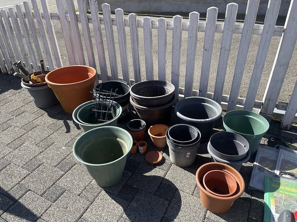 Vasi per fiori: Blumentöpfe diverse Größen  – Usato da Lütisburg Station venduto da ilo_w8vk 1