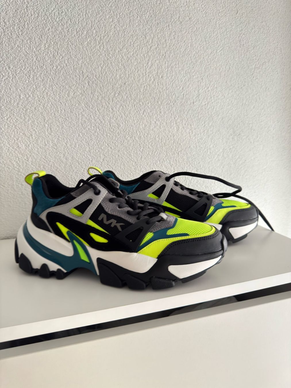 Michael Kors Scarpe per ragazzi: Michael Kors – Sneakers, Grösse 39 – Nuovo (secondo la descrizione) da Steinhausen venduto da and_jv7v