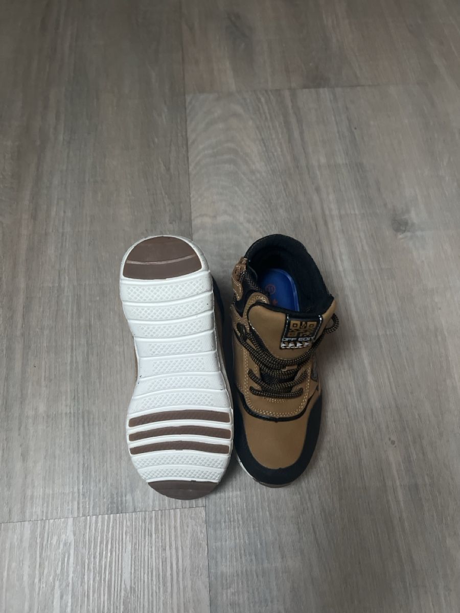 Scarpe per ragazzi: Children spring light shoes 31 – Nuovo e nell'imballaggio originale da Bachenbülach venduto da Dana_Ondrasik 3